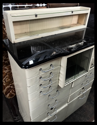 I.4449 MUEBLE DE DENTISTA