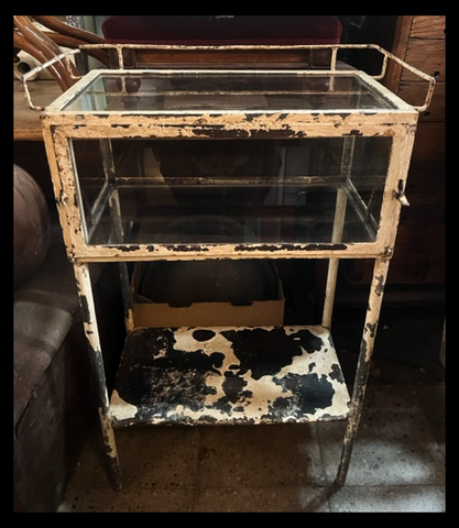 I.4450 MUEBLE DE HOSPITAL CON RUEDAS