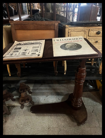 I.4452 MESA DE ENFERMO DE MADERA