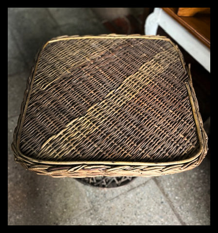 I.4479 MESA DE MIMBRE