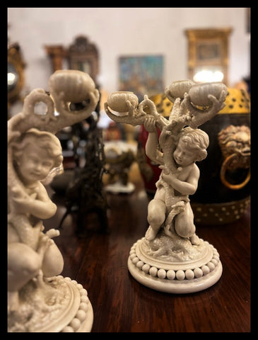 II.3880 CANDELABROS PORCELANA MARINOS