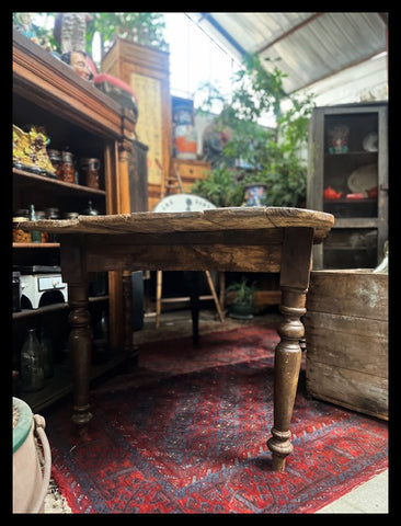 I.4489 MESA CON ESQUINAS CURVAS