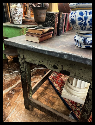 I.4516 MESA CUBIERTA DE ACERO