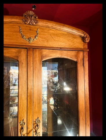 I.4532 ROPERO ADAPTADO COMO VITRINA