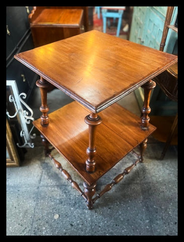 II.3910 MESA DOBLE CUBIERTA