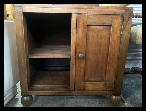 I.4543 VELADOR RÚSTICO DE MADERA