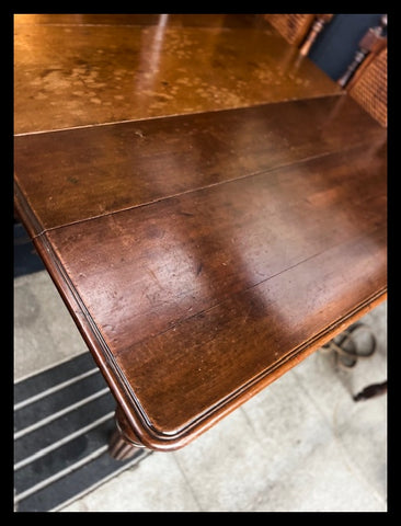 I.4519 MESA DE COMEDOR CON EXTENSIONES Y RUEDAS