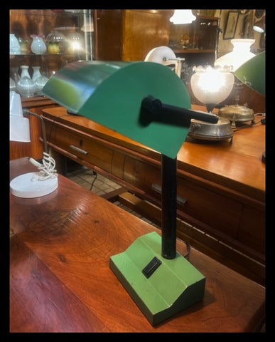 II.3922 LÁMPARA DE MESA VERDE