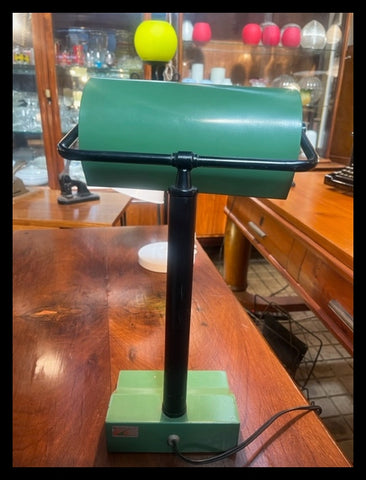 II.3922 LÁMPARA DE MESA VERDE