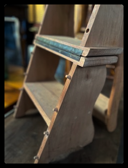 I.4410 SILLA ESCALERA