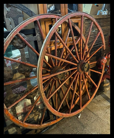 II.3332 RUEDAS ANTIGUAS DIÁMETRO 175 CM