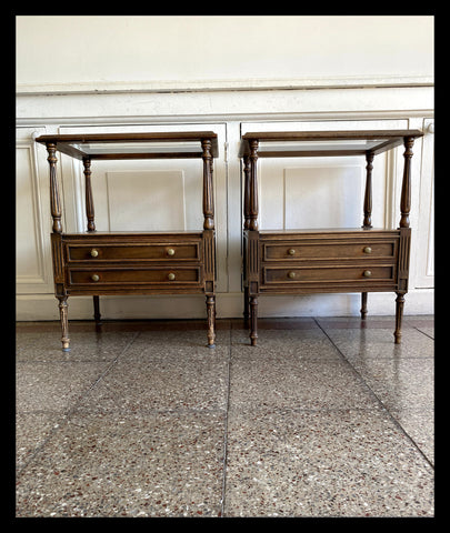 I.4479 PAR DE VELADORES