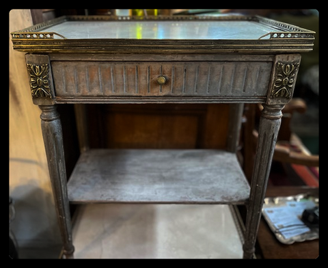 I.4416 PAR DE VELADORES LUIS XVI