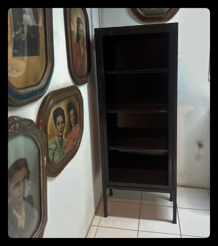 I.4420 VITRINA DE FIERRO