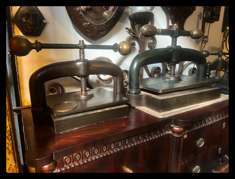 II.3819 PRENSAS DE FIERRO