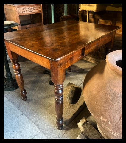 I.4429 MESA CHILENA CON CAJÓN