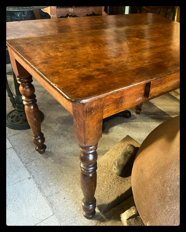 I.4429 MESA CHILENA CON CAJÓN