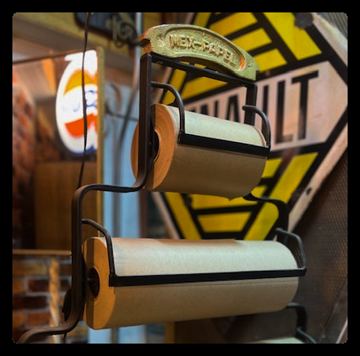 II.3792 DISPENSADOR DE PAPEL DE FIERRO