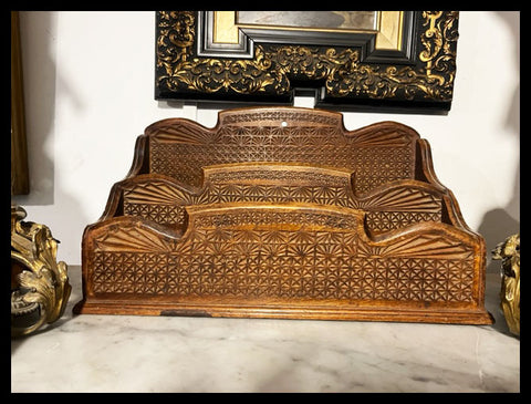 II.3722 ORDENADOR DE ESCRITORIO DE MADERA