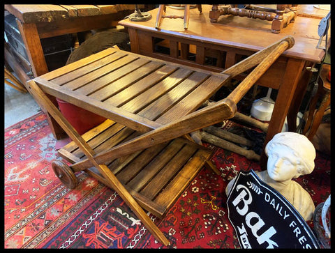 I.4329 CARRO DE TRAGOS DE MADERA