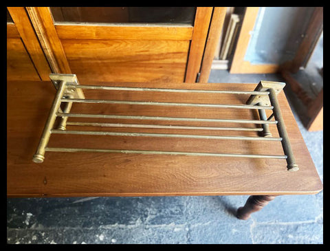 II.3737 PERCHA DE BRONCE