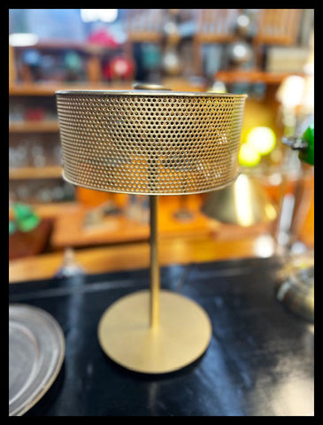 II.3740 LÁMPARA DORADA