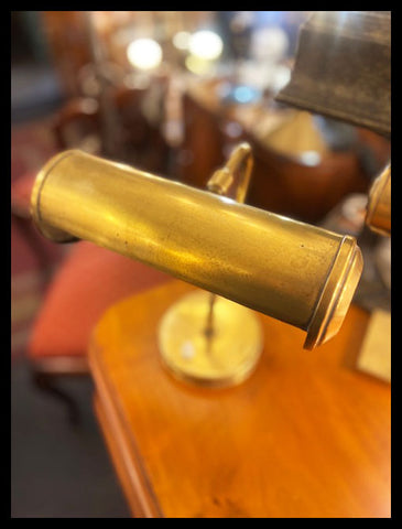 II.3748 LÁMPARA DE MESA DE BRONCE