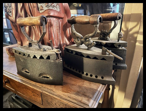 II.3758 PLANCHAS ANTIGUAS