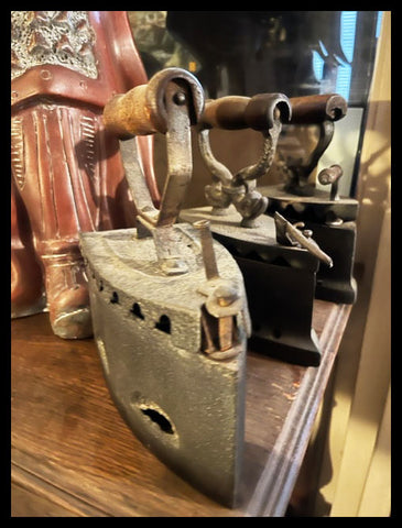 II.3758 PLANCHAS ANTIGUAS