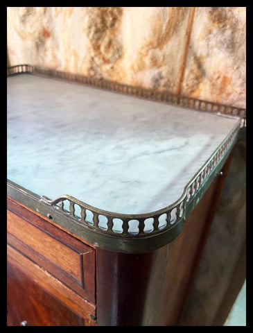 I.4350 VELADOR DOBLE PUERTA CON CUBIERTA DE MÁRMOL