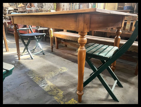 I.4436 MESA CHILENA PATA DE CEBOLLA