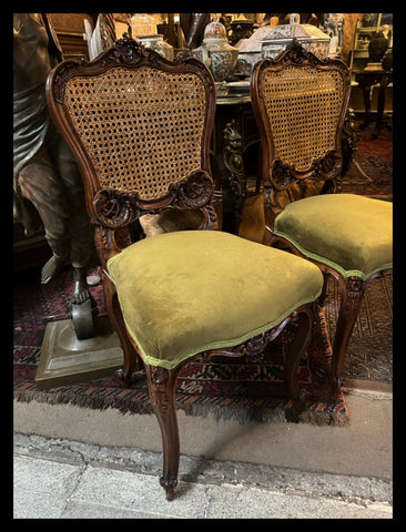 I.4441 PAR DE SILLAS FRANCESAS TALLADAS