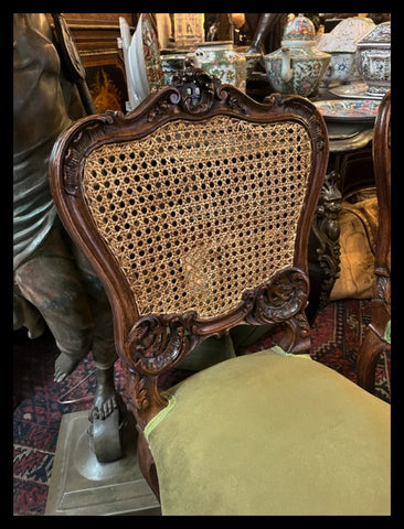 I.4441 PAR DE SILLAS FRANCESAS TALLADAS