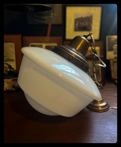 II.3815 LÁMPARA DE OPALINA Y BRONCE