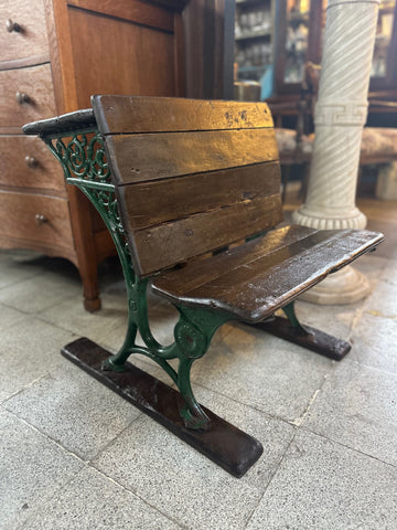 I.5000 PUPITRE DE FIERRO Y MADERA