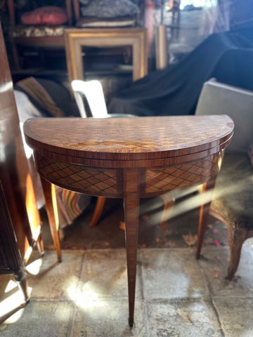 I.5009 MESA DE JUEGO CON MARQUETERÍA