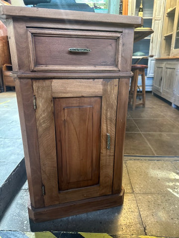 I.5023 PAR DE VELADORES CHILENOS DE RAULÍ