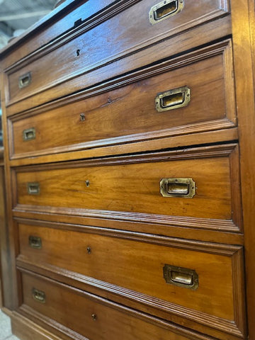 I.5025 CÓMODA ALTA CON TIRADORES DE BRONCE