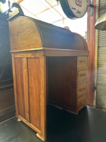 I.5029 PEQUEÑO ESCRITORIO DE CORTINA