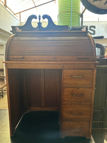 I.5029 PEQUEÑO ESCRITORIO DE CORTINA