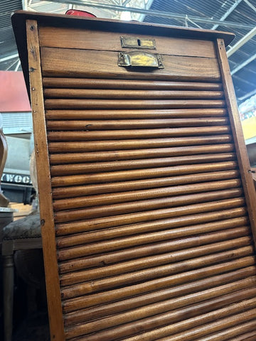 I.5033 FICHERO CON CAJONES