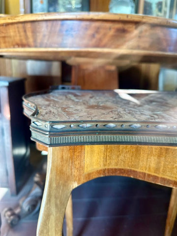 I.5058 MESITA DE MÁRMOL