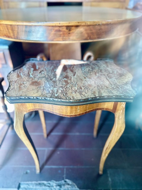 I.5058 MESITA DE MÁRMOL