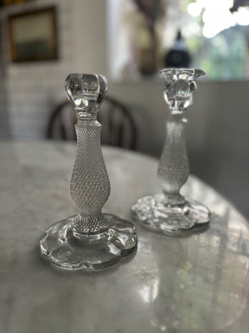 II.5000 PAR DE CANDELEROS DE VIDRIO