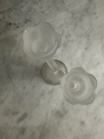 II.5001 CANDELERO DOBLE DE VIDRIO EMPAVONADO