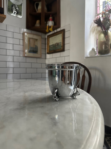 II.5002 HIELERA DE PLAQUÉ CONEJOS