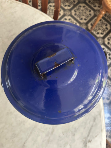 II.5027 OLLA AZUL ENLOZADA