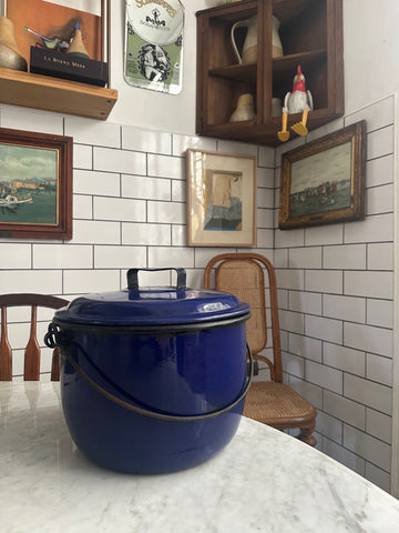 II.5027 OLLA AZUL ENLOZADA