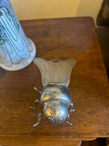 II.5029 PASTILLERO DE ABEJA