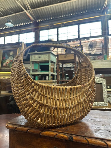 II.5035 CANASTO CON MANGO